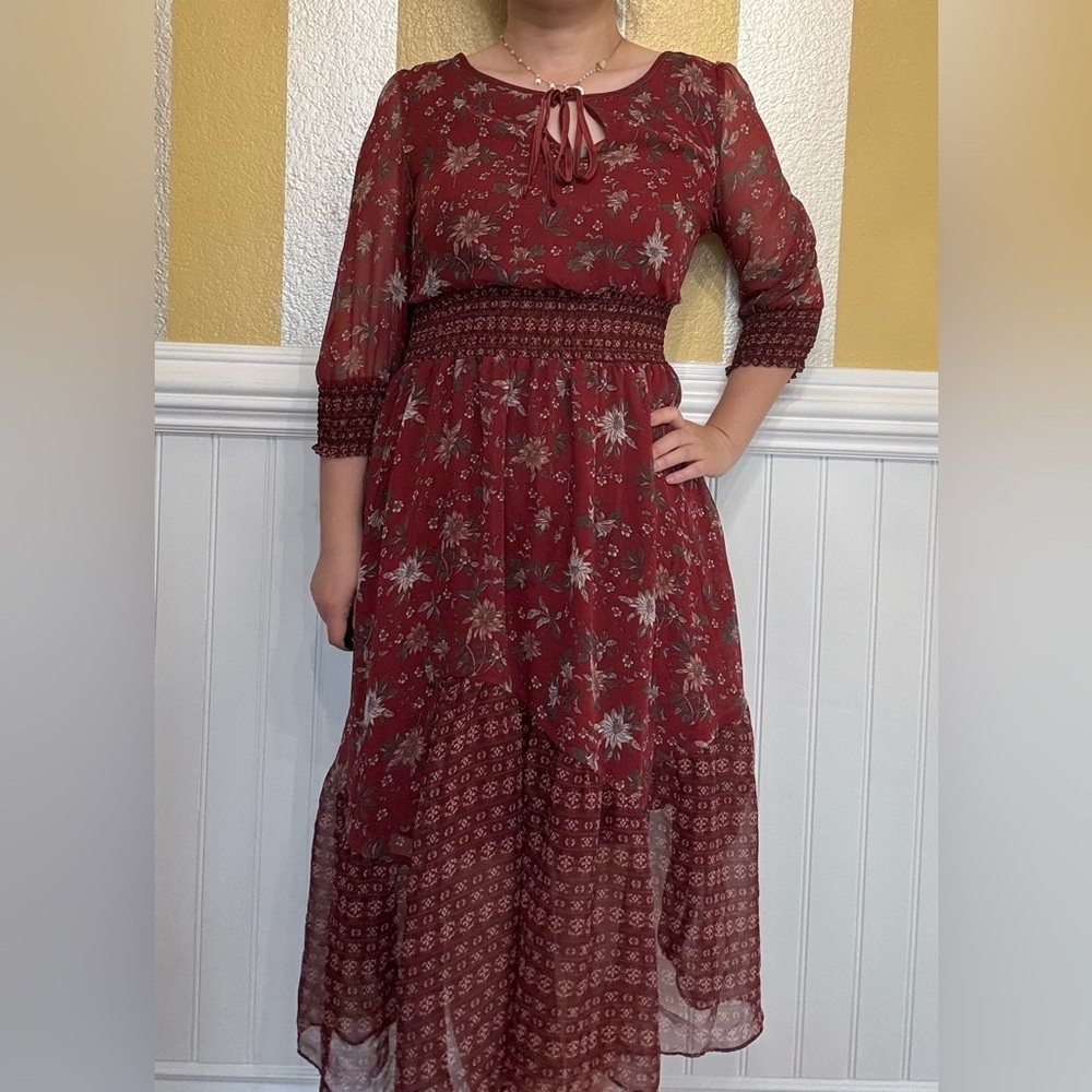 Elegant Floral Red Dress - Picture 6 of 8
